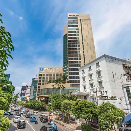 Wyndham Surabaya Hotel Екстериор снимка
