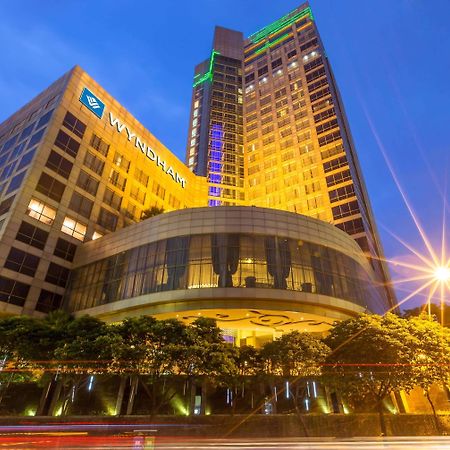 Wyndham Surabaya Hotel Екстериор снимка