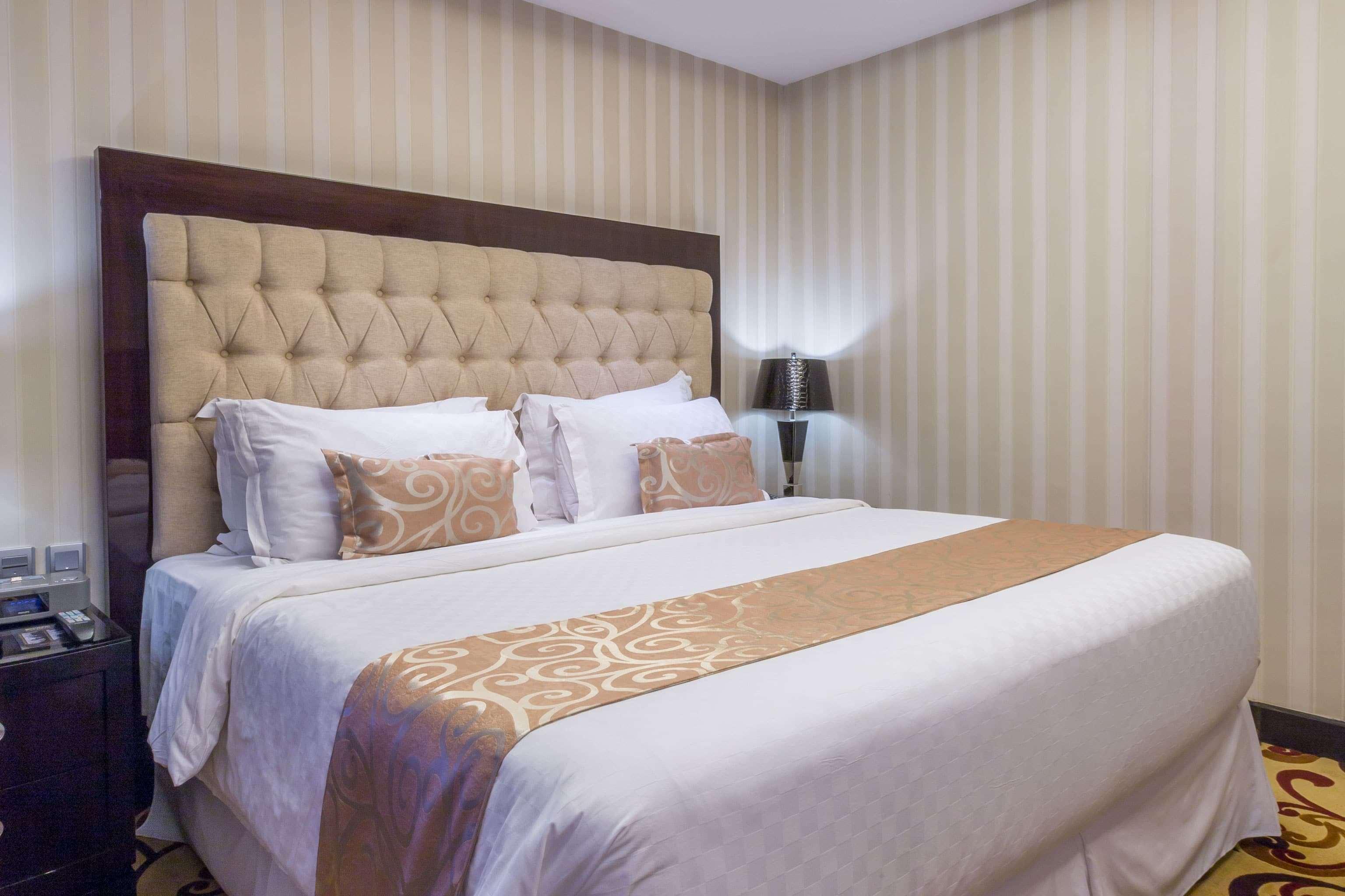 Wyndham Surabaya Hotel Екстериор снимка