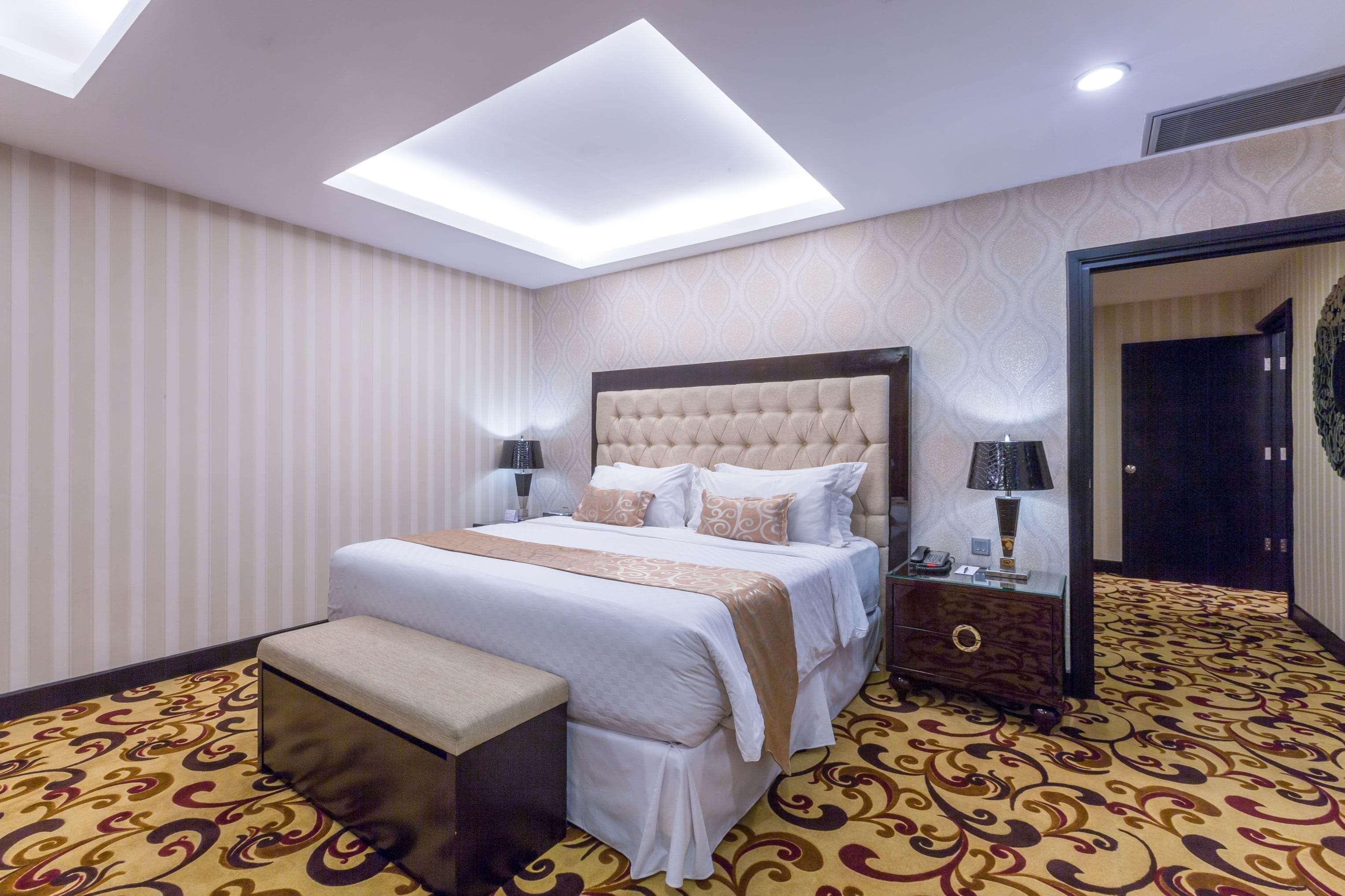 Wyndham Surabaya Hotel Екстериор снимка
