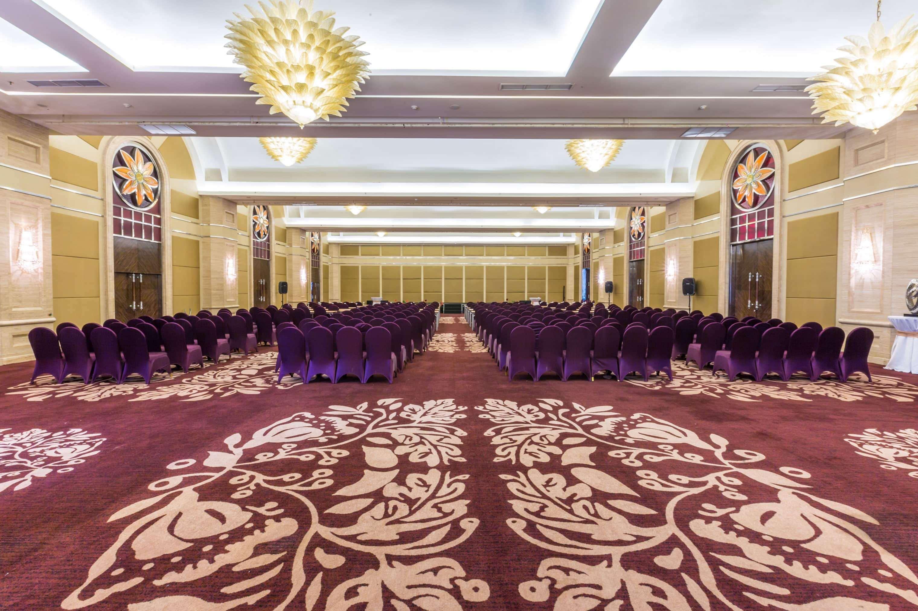Wyndham Surabaya Hotel Екстериор снимка