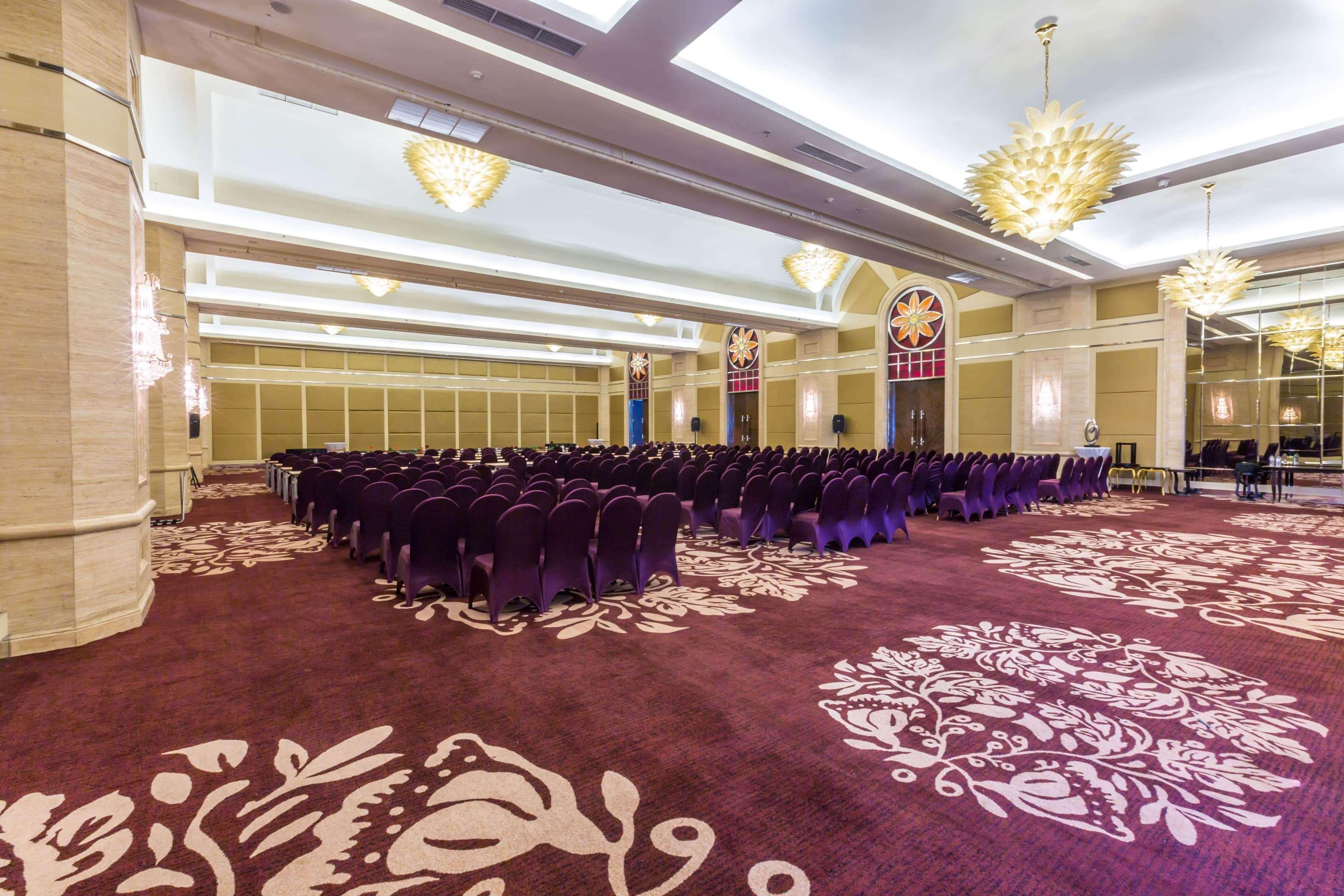 Wyndham Surabaya Hotel Екстериор снимка