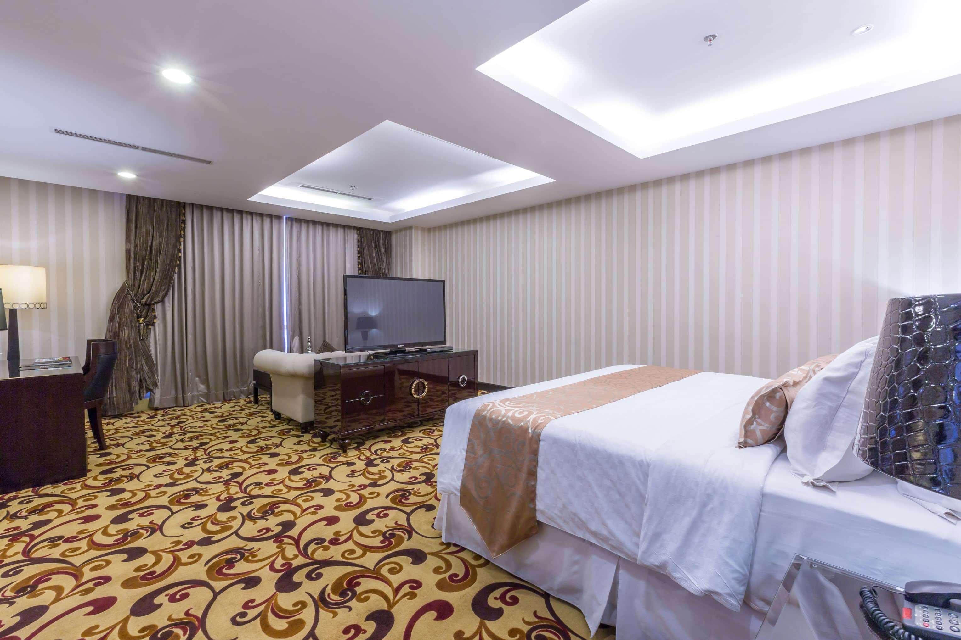 Wyndham Surabaya Hotel Екстериор снимка