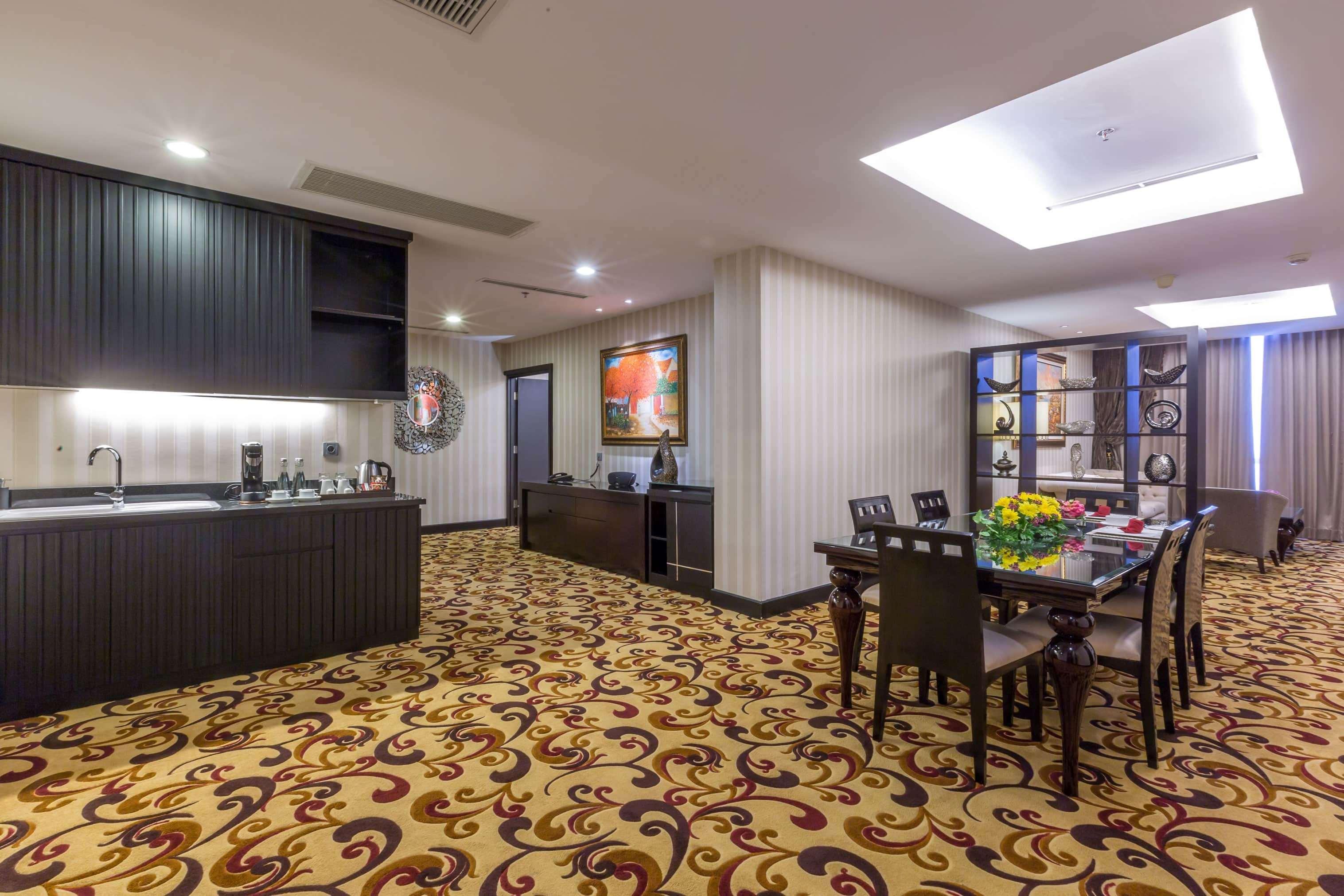Wyndham Surabaya Hotel Екстериор снимка