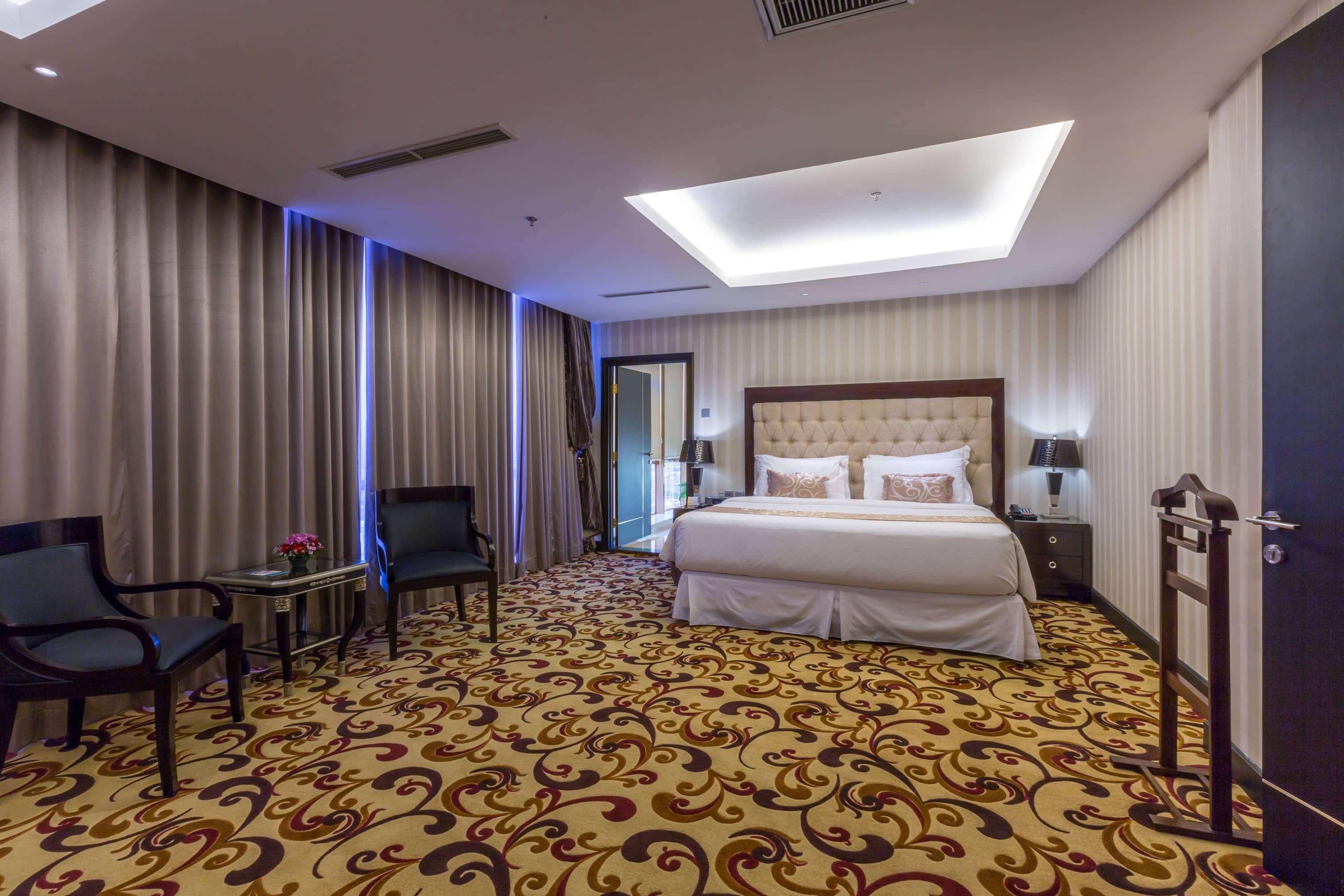 Wyndham Surabaya Hotel Екстериор снимка