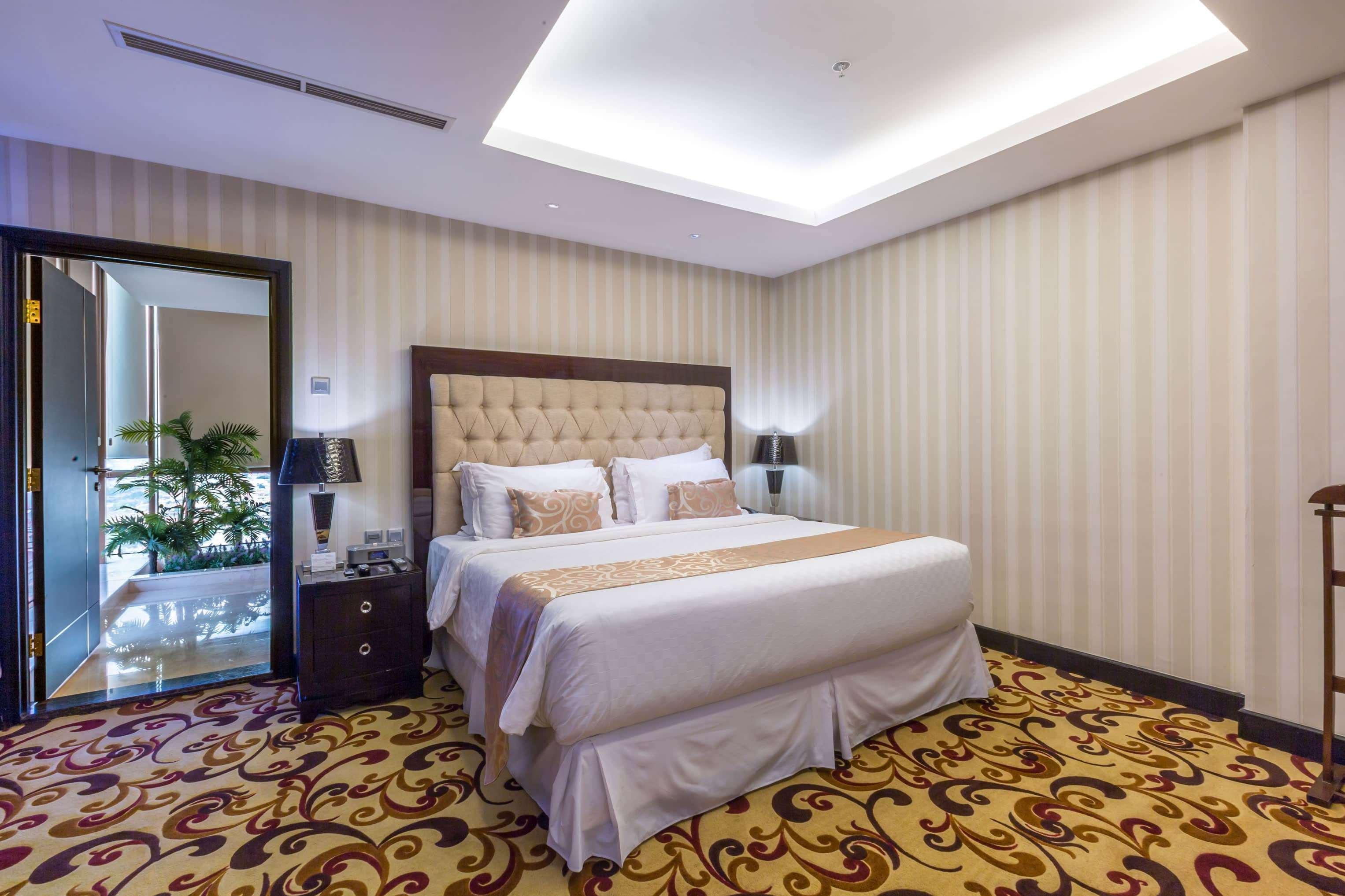 Wyndham Surabaya Hotel Екстериор снимка