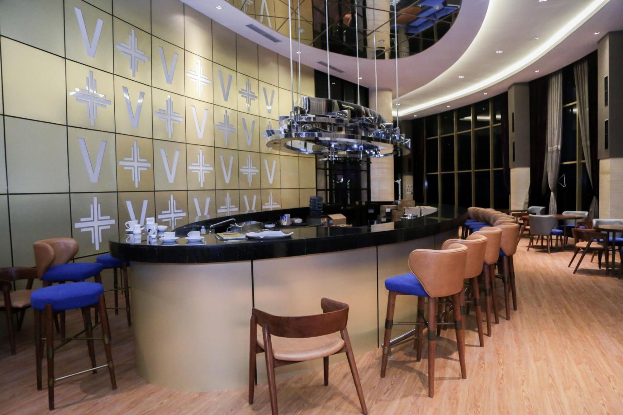 Wyndham Surabaya Hotel Екстериор снимка