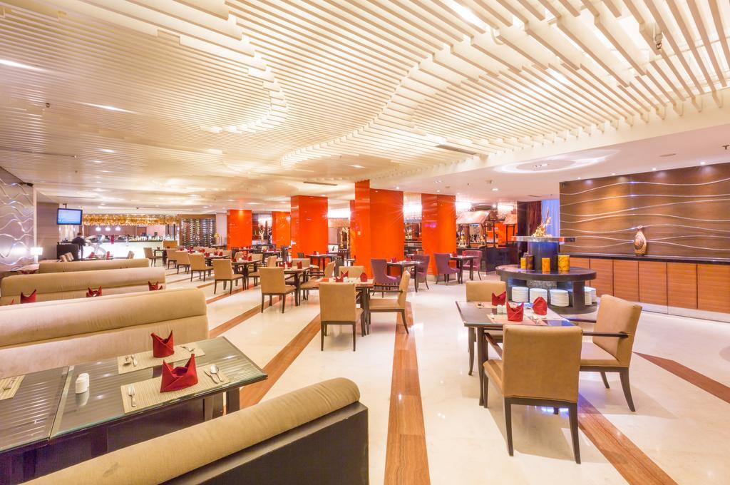 Wyndham Surabaya Hotel Екстериор снимка